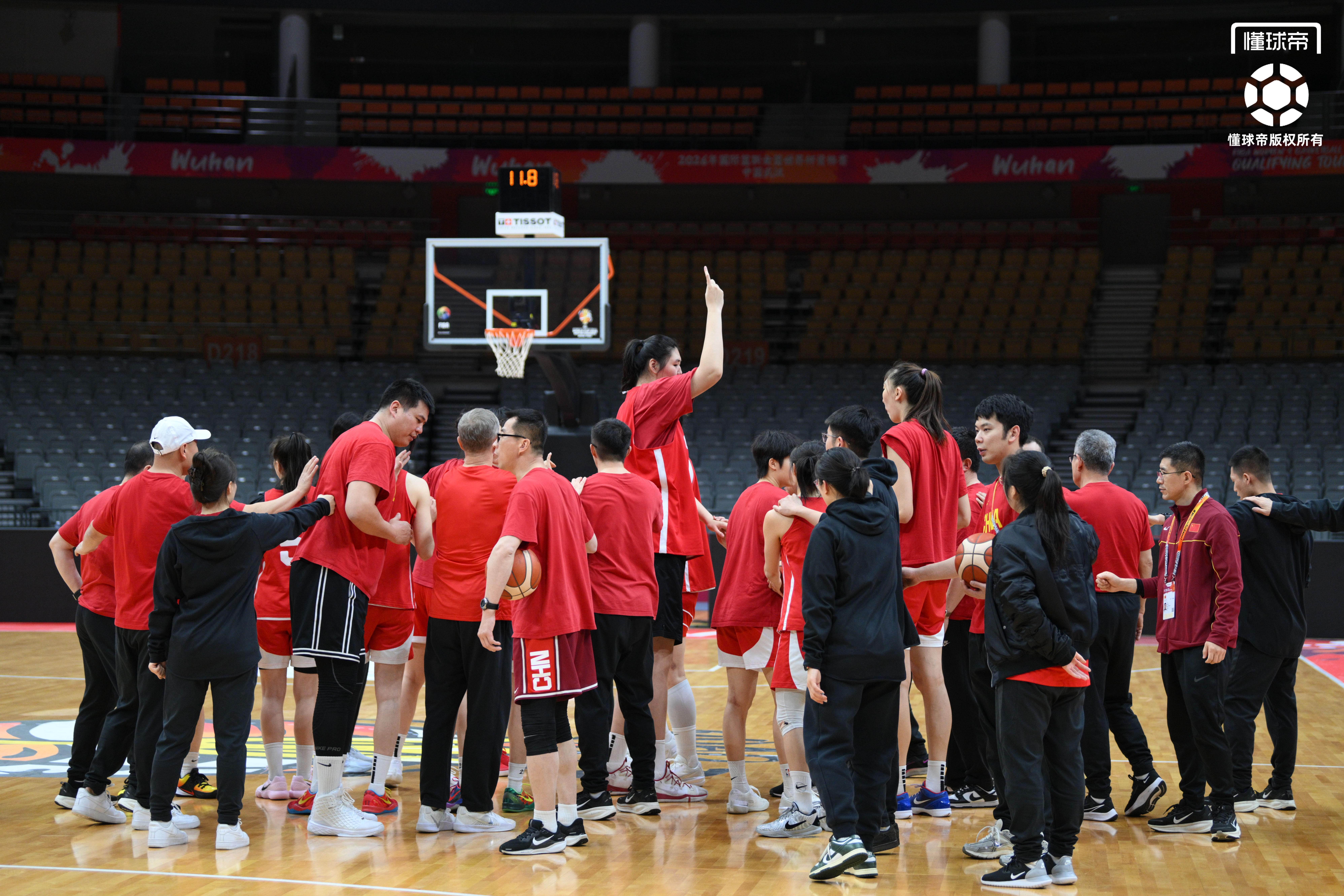 乐鱼官方入口-中国女篮世预赛最后一练,王治郅到场观看&全队精神饱满