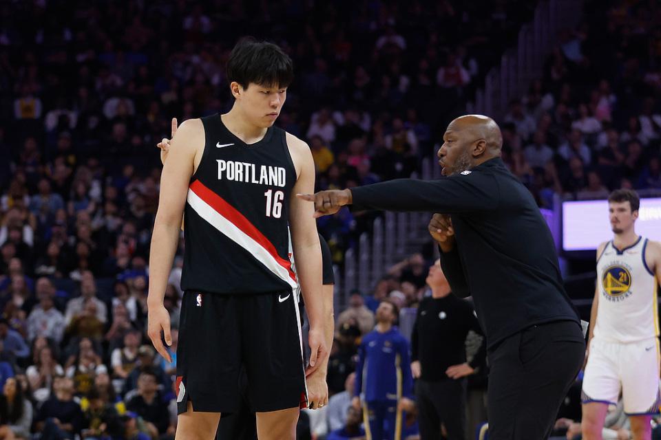 仍需努力！一眼看出杨瀚森和克林根的差距！克林根篮板NBA第3